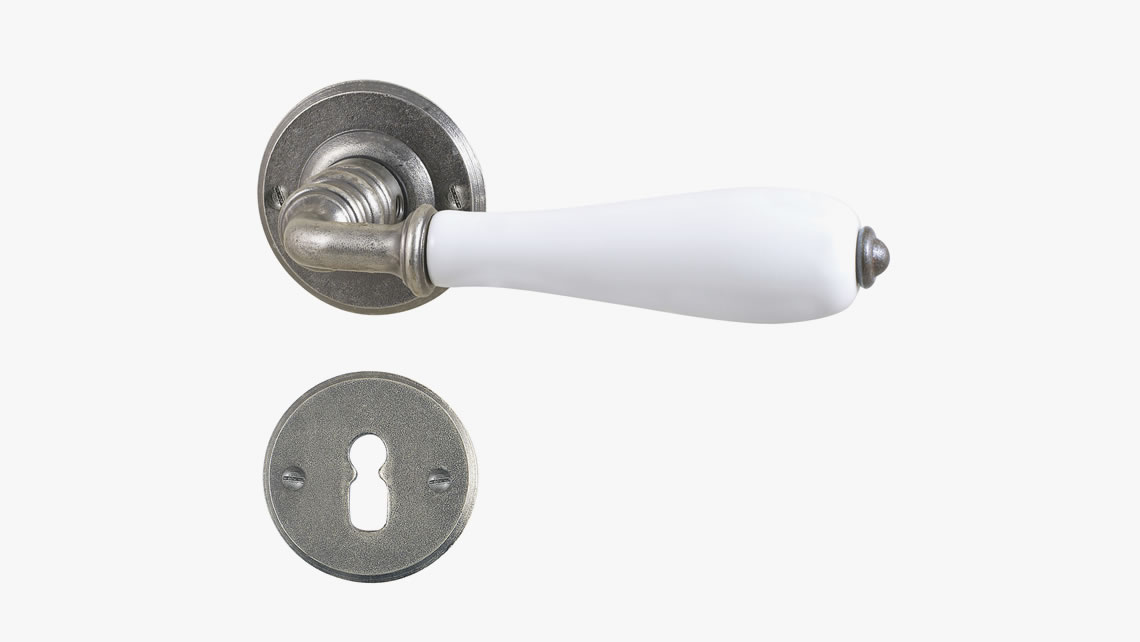 Iron/porcelain door handle